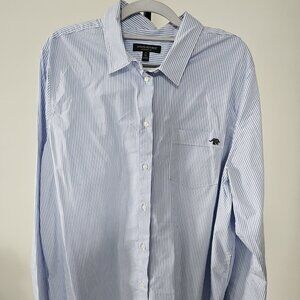 Banana Republic. Long-sleeved shirt.  Sixe XL. Color: Light blue and white strip